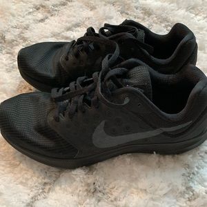 Nike Dowshifter 7 size 9